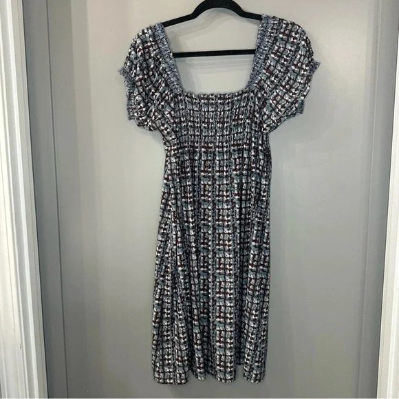 BCBGMaxAzria Smocked Puffed Sleeve Dress Size Medium - Picture 4 of 7